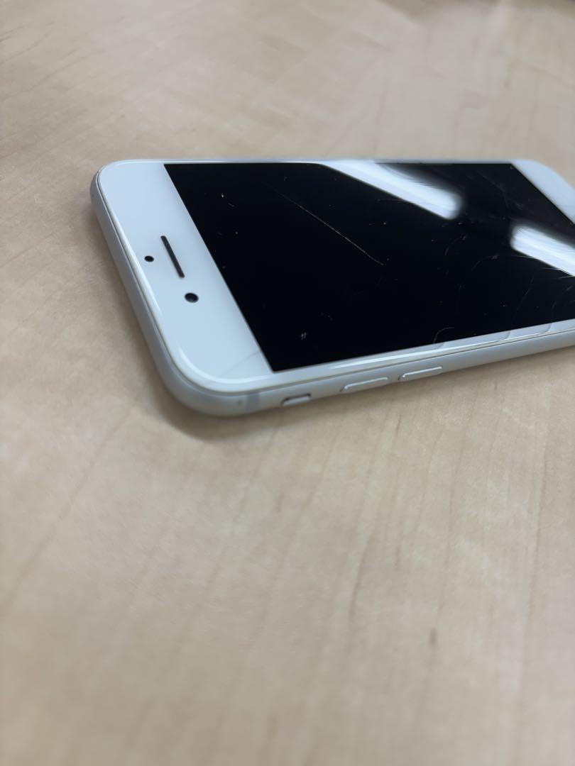 iPhone 8 64GB シルバー 画面割れジャンク - メルカリ