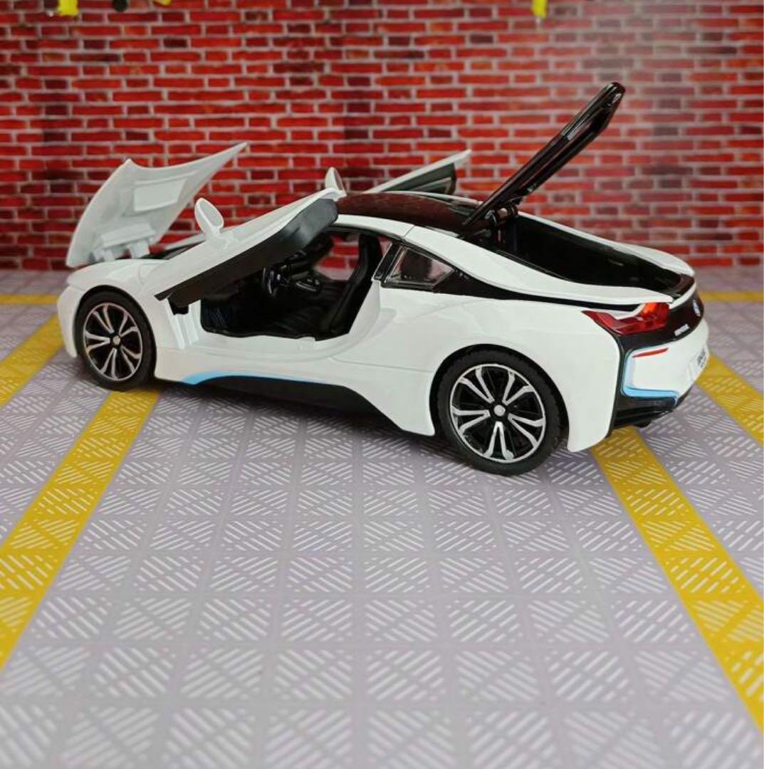 BMW i8 ミニカー ホワイト ブラック Alloy Model