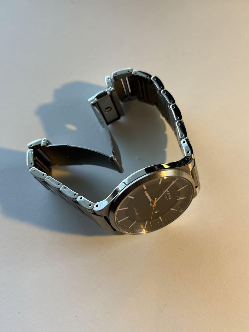 BERING アナログソーラーウォッチ 薄型チタン素材 メンズ