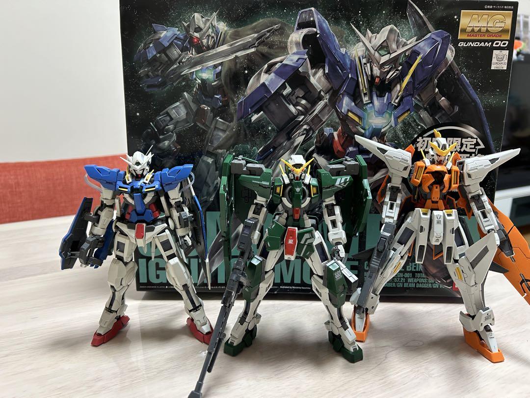 激安の MG 00 ガンダム3体セット + 未組み立て エクシア