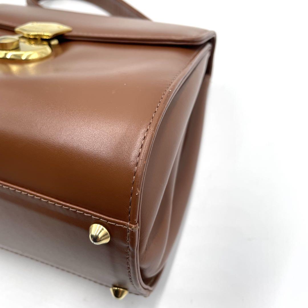 【美品】バーバリー　ハンドバッグ　ロック金具　ホースロゴ　レザー　ブラウン