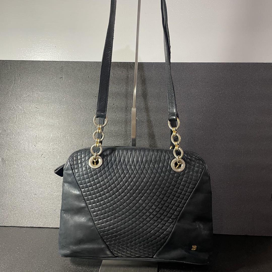 美品　BALLY ブラック キルティングバッグ BALLY レザーキルティングバッグ ブラック - メルカリ