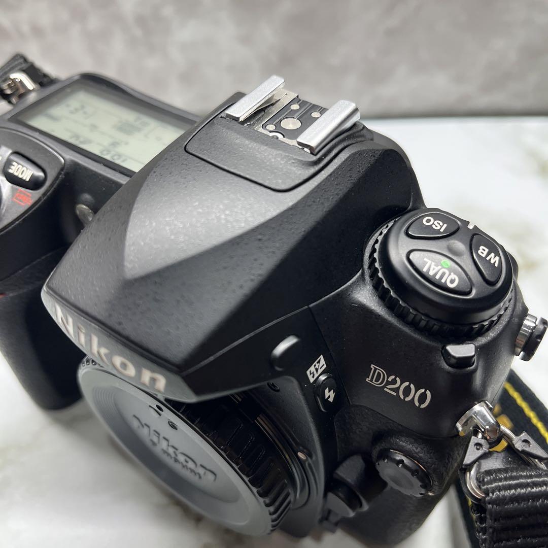 D200