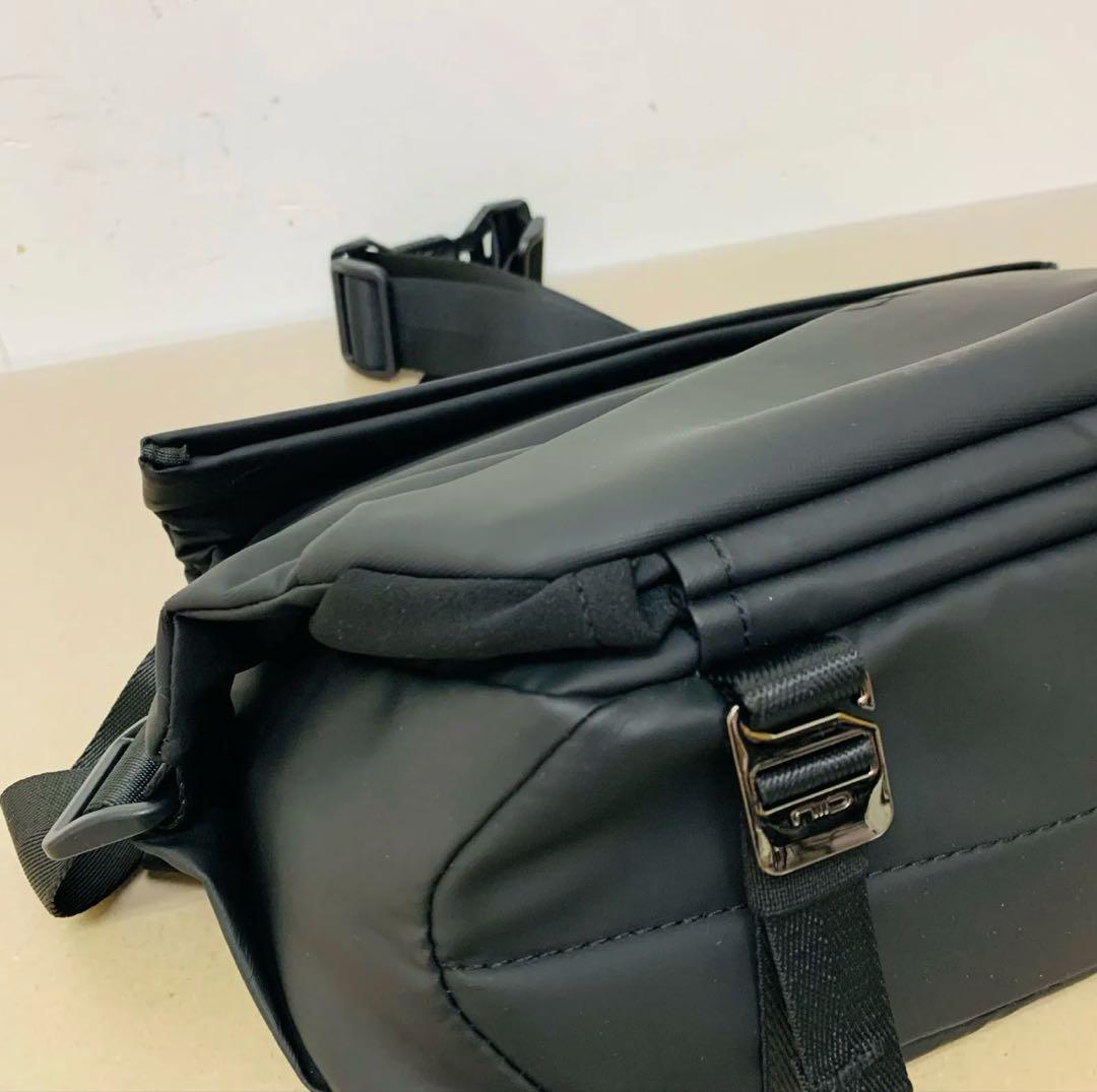 バッグ R1 Sling Bag NIID