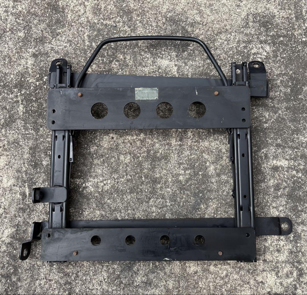 AE101/111カローラ レビン トレノ用シートレール運転席側 ブリッドパーツ