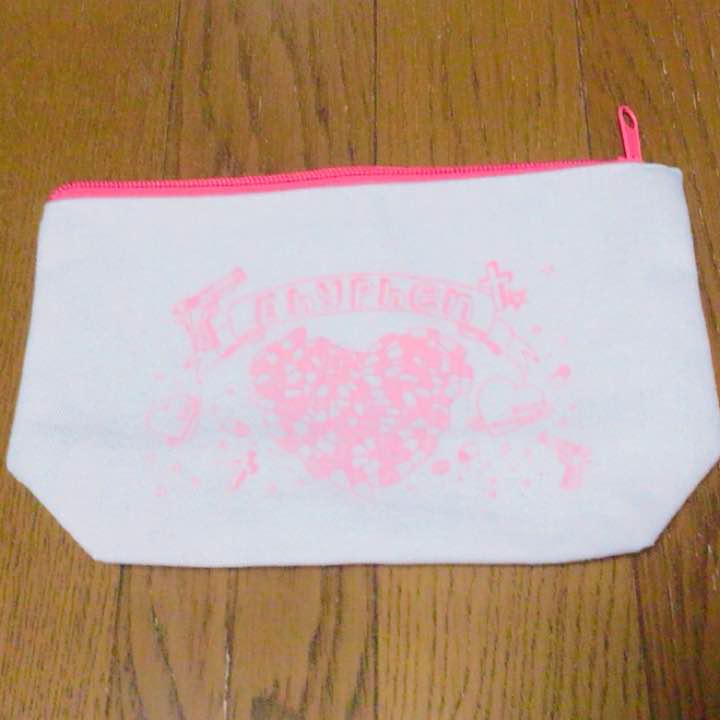 メルカリ Loveberry 付録 ポーチ イーハイフンワールドギャラリーフレンズ ポーチ バニティ 300 中古や未使用のフリマ メルカリ Loveberry 付録 ポーチ イーハイフンワールドギャラリーフレンズ ポーチ バニティ 300 中古や未使用のフリマ