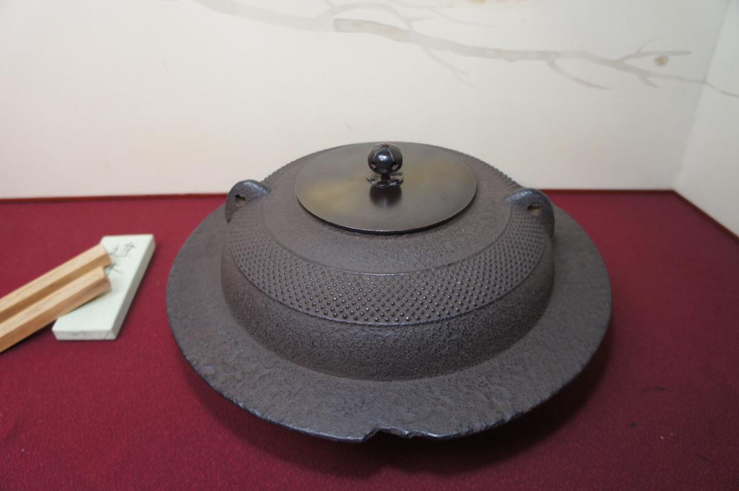 高質 茶道具 寮母樣☆美品 龍敏堂造 透き木送料込み 透木釜 帯霰地紋 大型平蜘蛛釜 - 金属工芸 - www.ccmss.org.mx 高質 茶道具 寮母樣☆美品 龍敏堂造 透き木送料込み 透木釜 帯霰地紋 大型平蜘蛛釜 - 金属工芸 - www.ccmss.org.mx