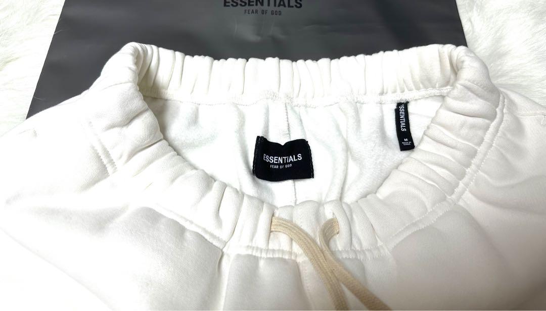 ESSENTIALS FEAR OF GOD ハーフパンツ　ホワイト　Mサイズ