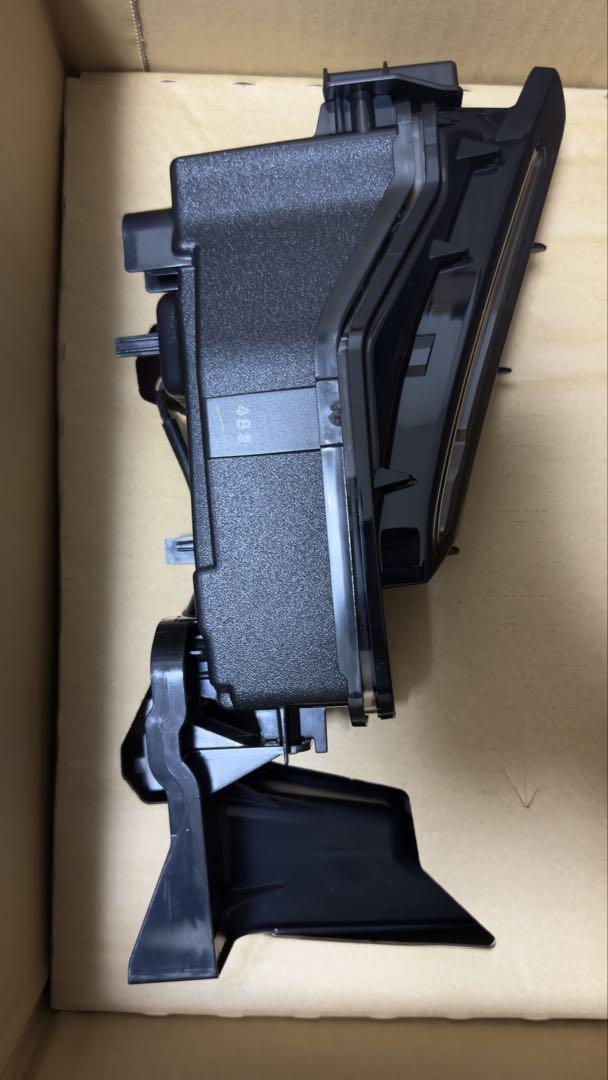 新品・未使用　トヨタ ハリアー60系後期　デイライト　右側