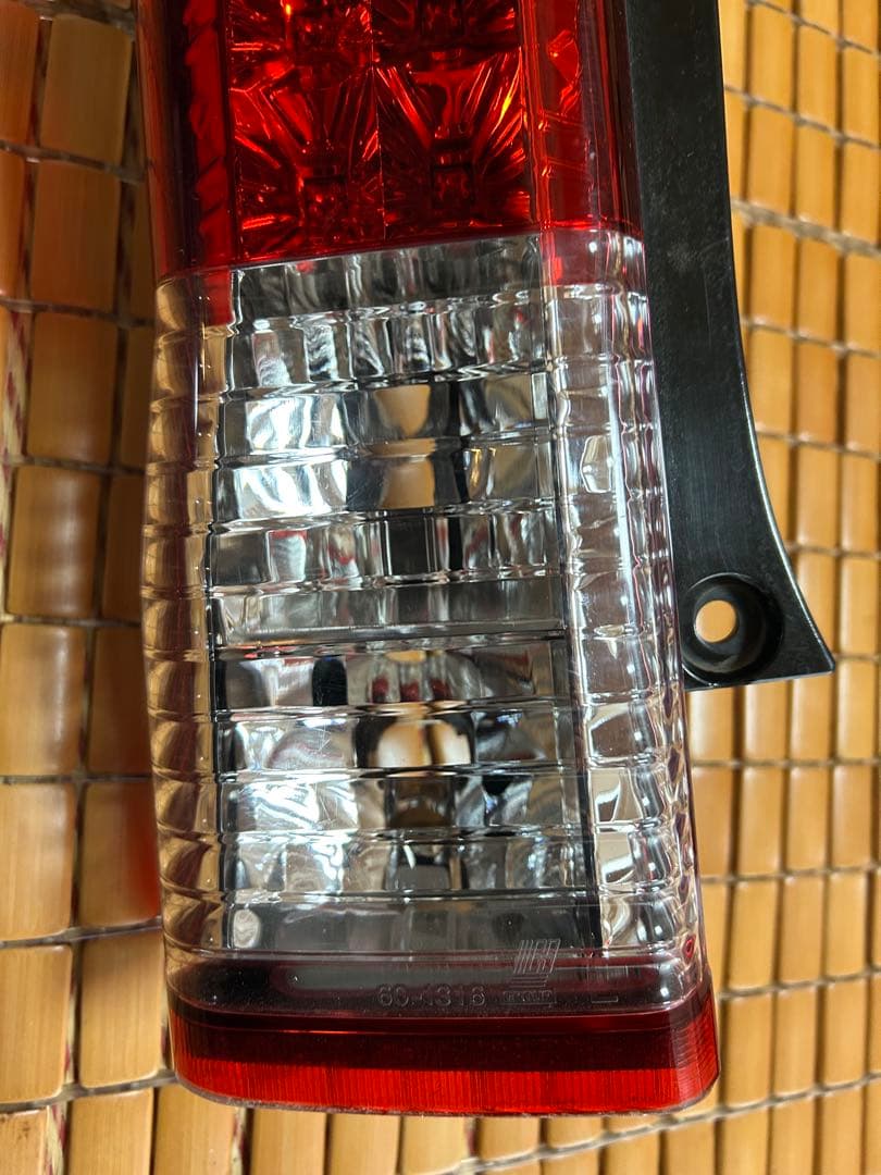 美品 ムーブ L175S LEDテールランプ MBROエムブロ (レッドレンズ) 美品 ムーブ L175S LEDテールランプ MBROエムブロ (レッドレンズ)