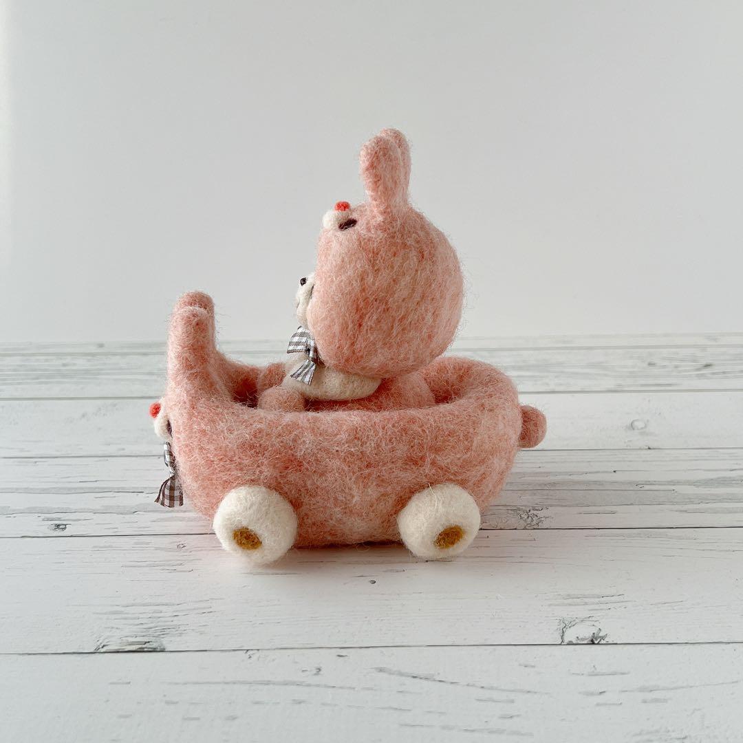 うさぎカーのうさくまちゃん 羊毛フェルト