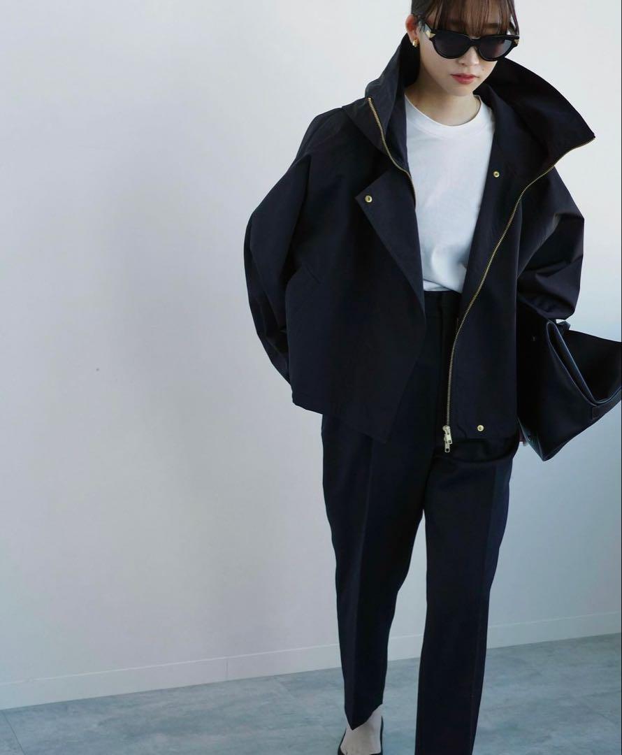 リベラド HOODIE
