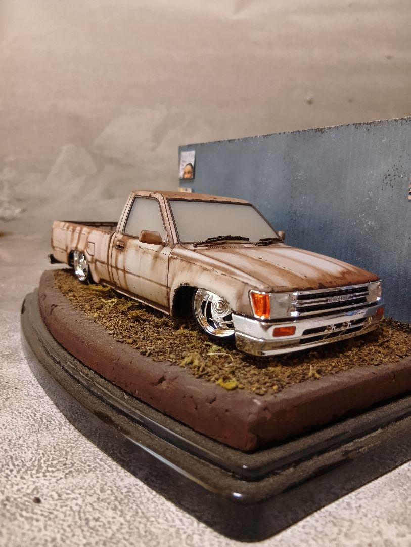 ハイラックスドレスダウン1/24完成品