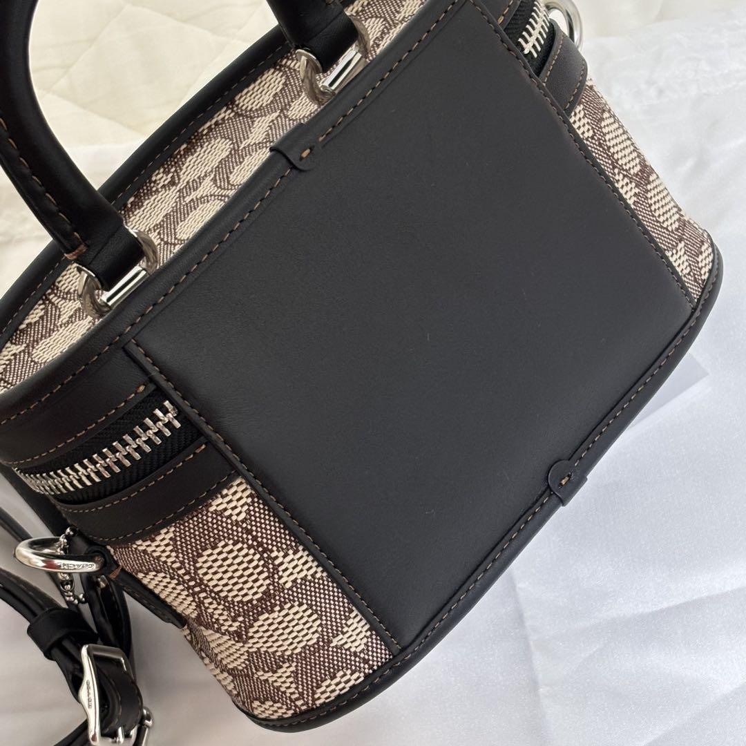 【COACH】バニティ バッグ・斜め掛け ♪ トレイル バッグ coach トレイル バニティ シグネチャー ジャカード ショルダーバッグ