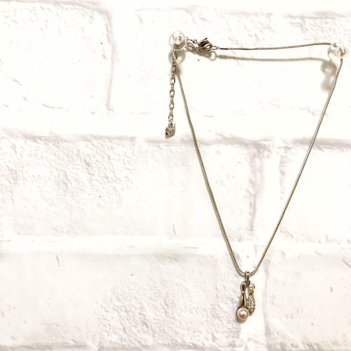 新品⭐️キラキラ ボーリング ピン ネックレス ホックは白鳥 レア