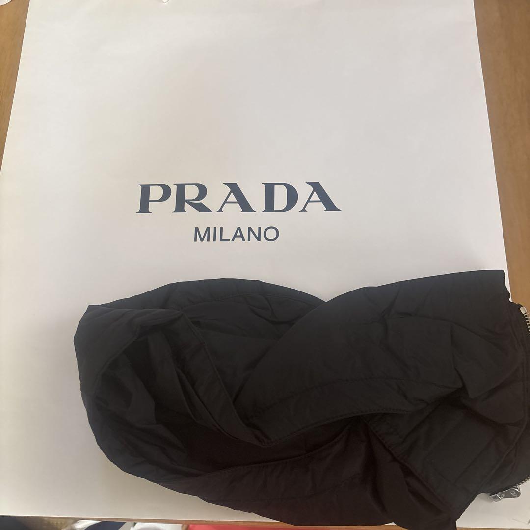 PRADA ブラック ダウンジャケット