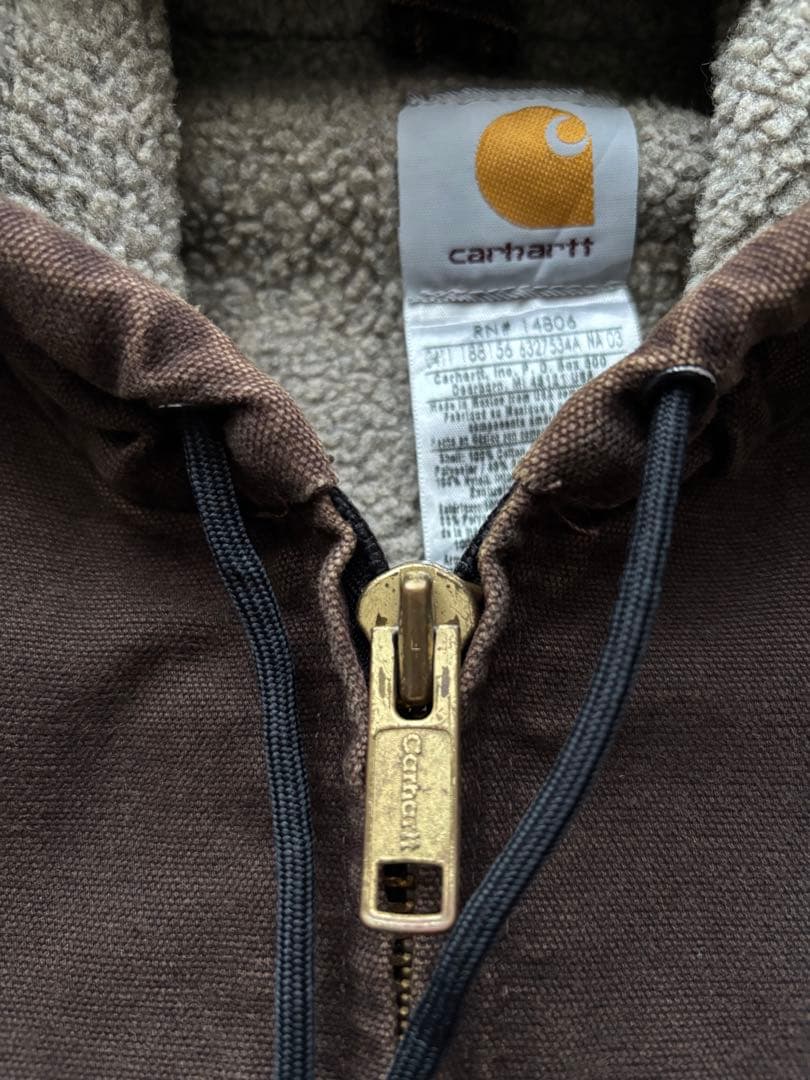 カーハート　アクティブジャケット　ブラウン　Mサイズ　J168 DKB フェード カーハート アクティブジャケット ブラウン DKB フェード Lサイズ