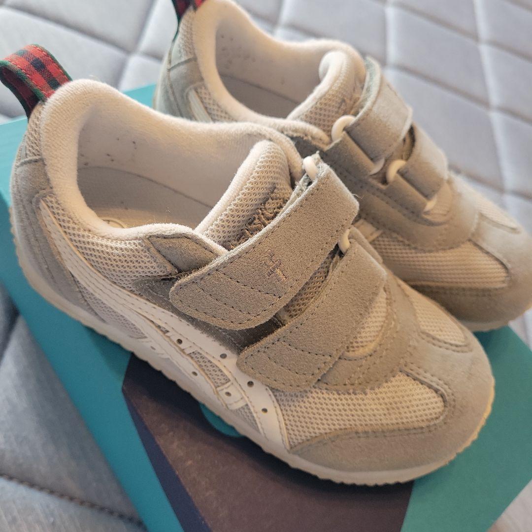 familiar　スニーカー　asics　16.5