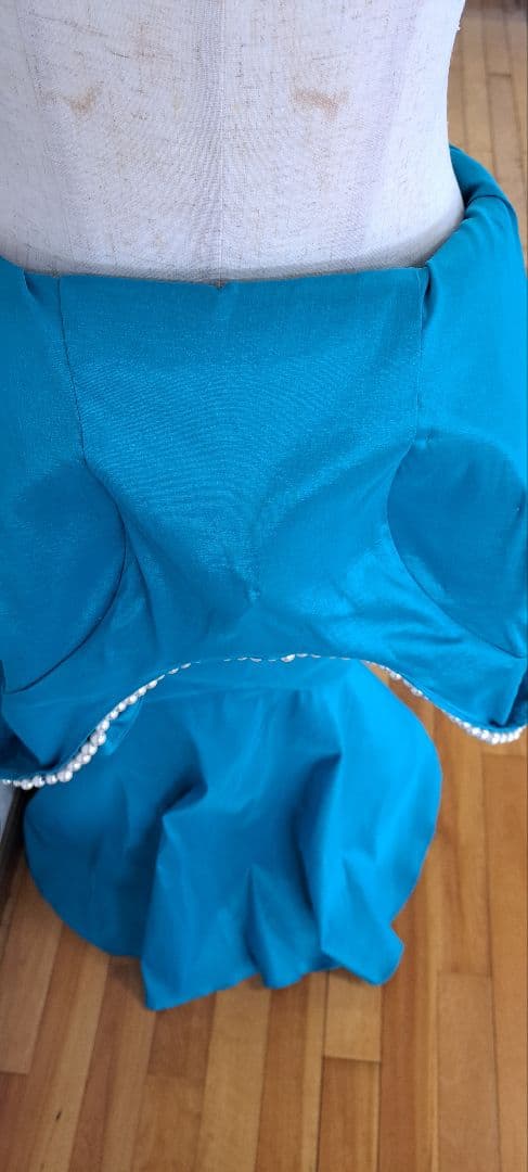 ティールフラワー装飾マーメイドドレス