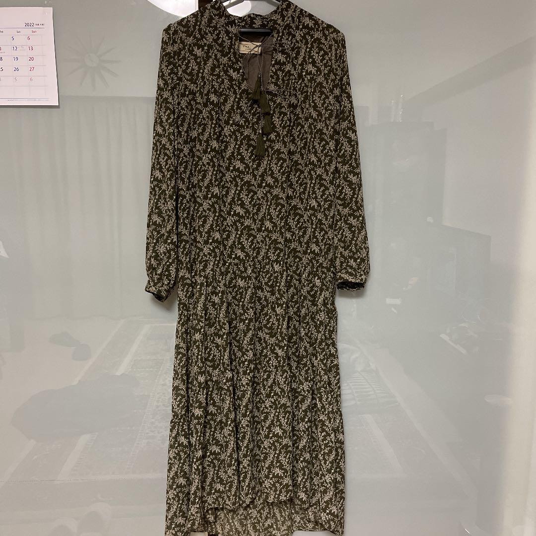アーモワールカプリス sari London花柄 ロングワンピース