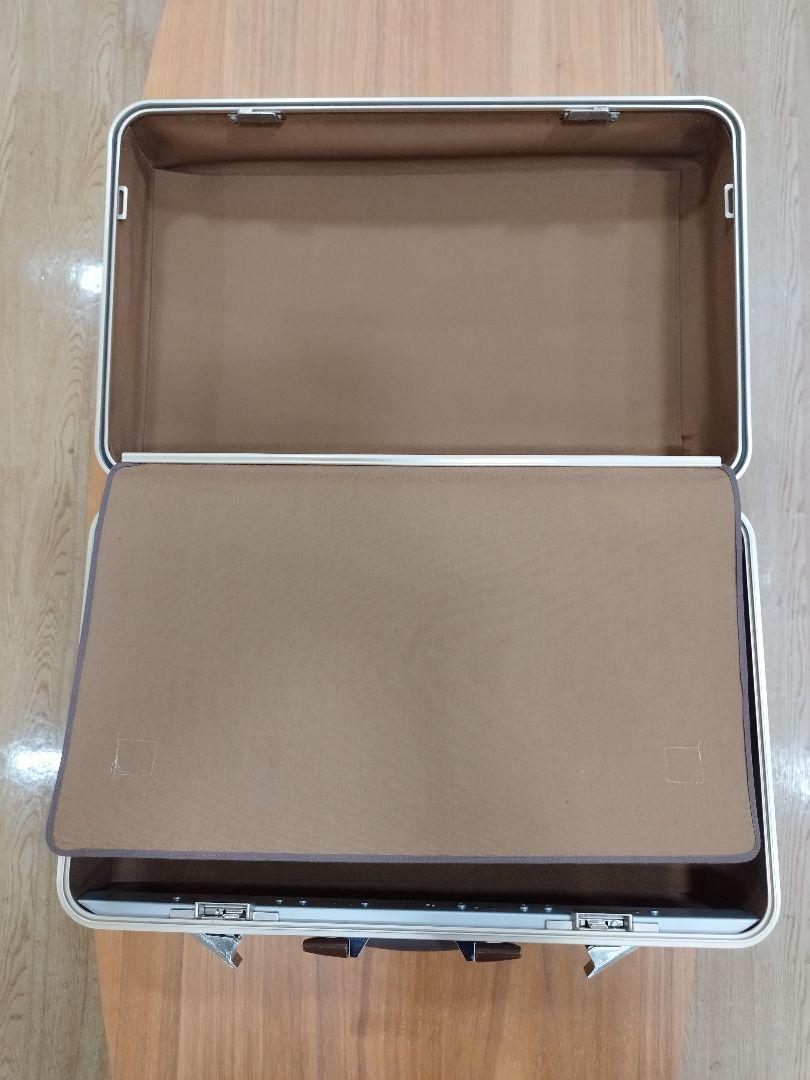 【希少】ゼロハリバートン アルミ製スーツケース ゴールド ３４０×５３０×２００