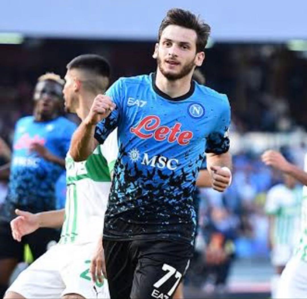 クヴァラツヘリア ユニフォーム ナポリ