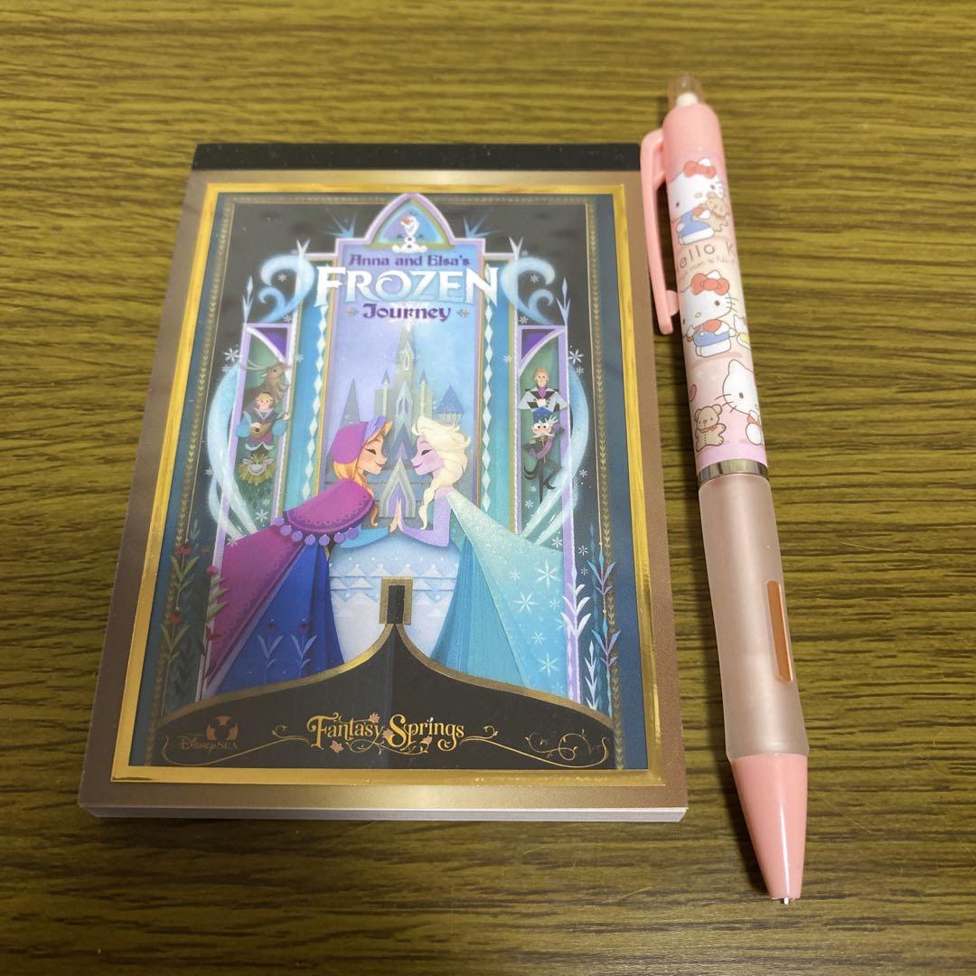 10点3333円♡新品♡ファンタジースプリングスメモ帳＆キティちゃんシャーペン