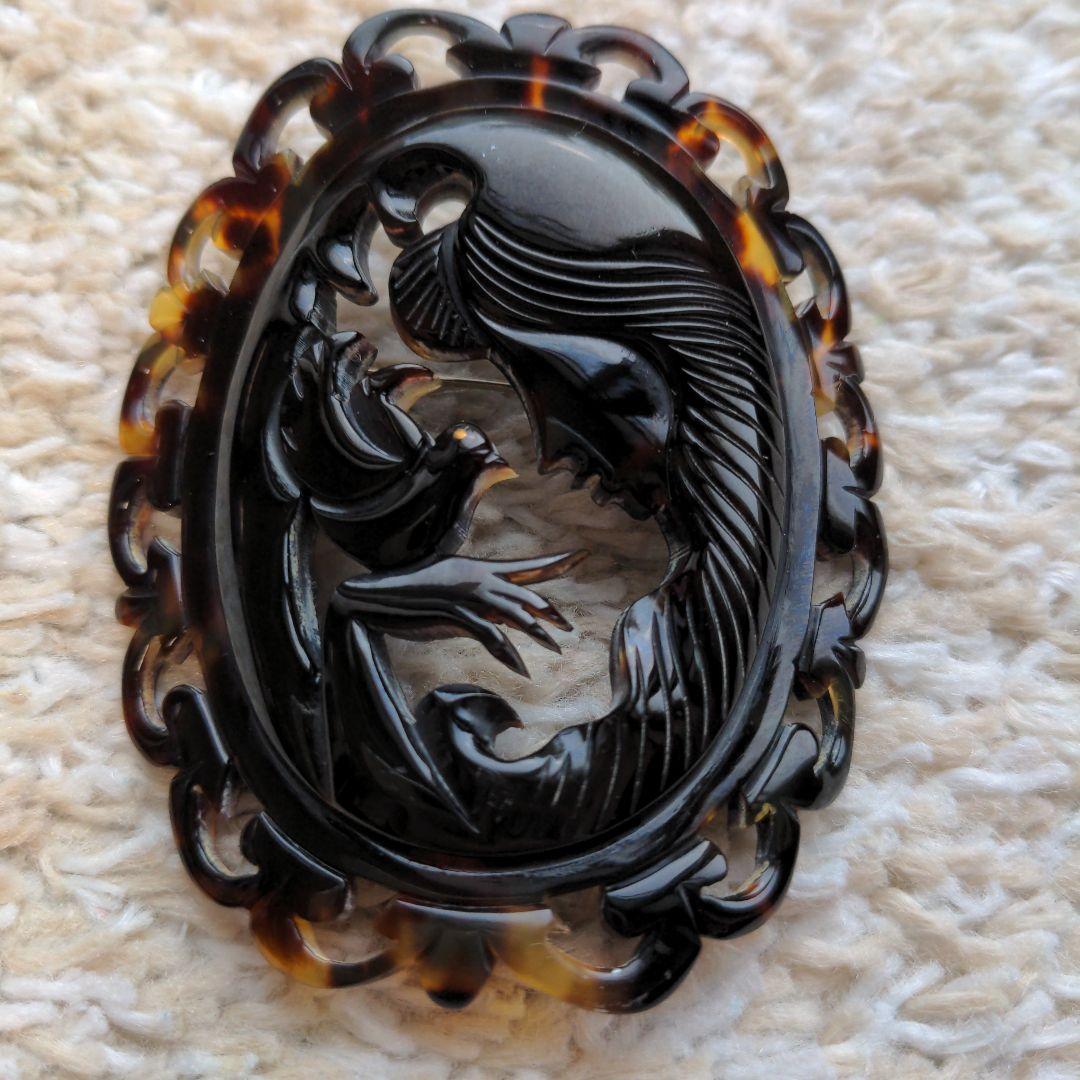 ヴィンテージ 鼈甲 透かし彫り 少女と小鳥 カメオブローチやや傷や汚れあり