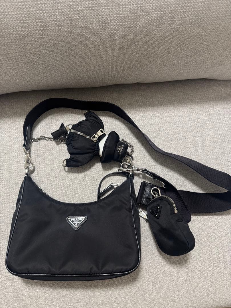PRADA Re-Edition 2005 Re-Nylon ショルダーバッグ