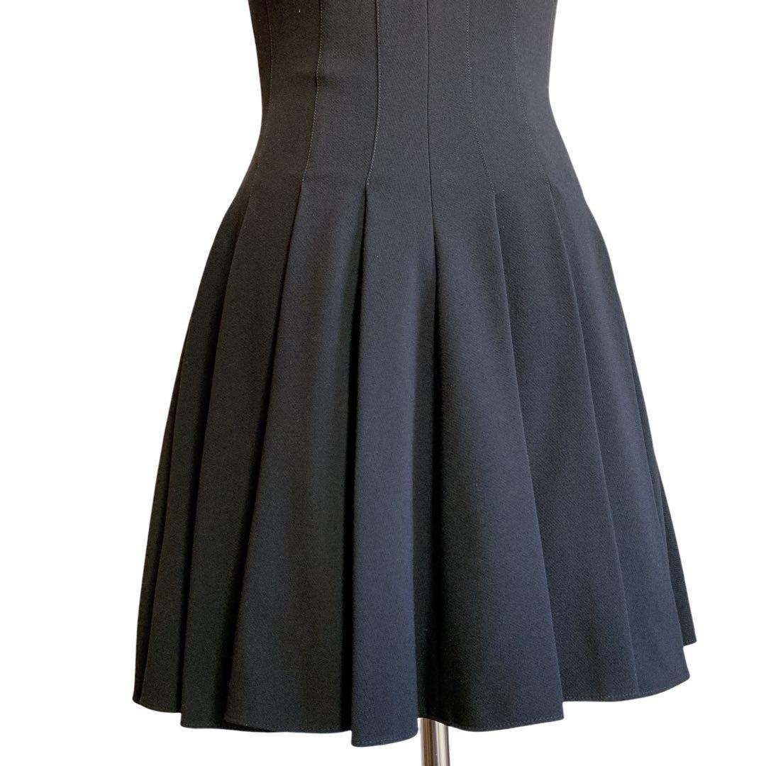 美品 ALEXANDER MQUEEN ワンピース フロントジップ 40 黒 美品 ALEXANDER MQUEEN ワンピース フロントジップ 40 黒