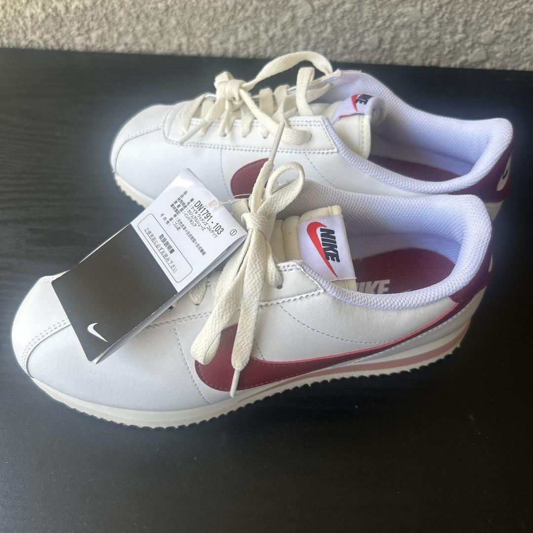 Nike スニーカー ホワイト/レッド