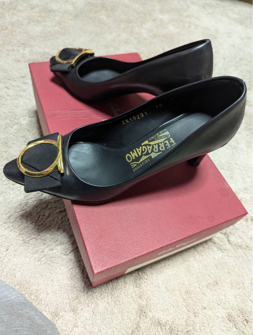 おトク情報がいっぱい！ Ferragamo 黒 レザー ヒール 約5cm 靴
