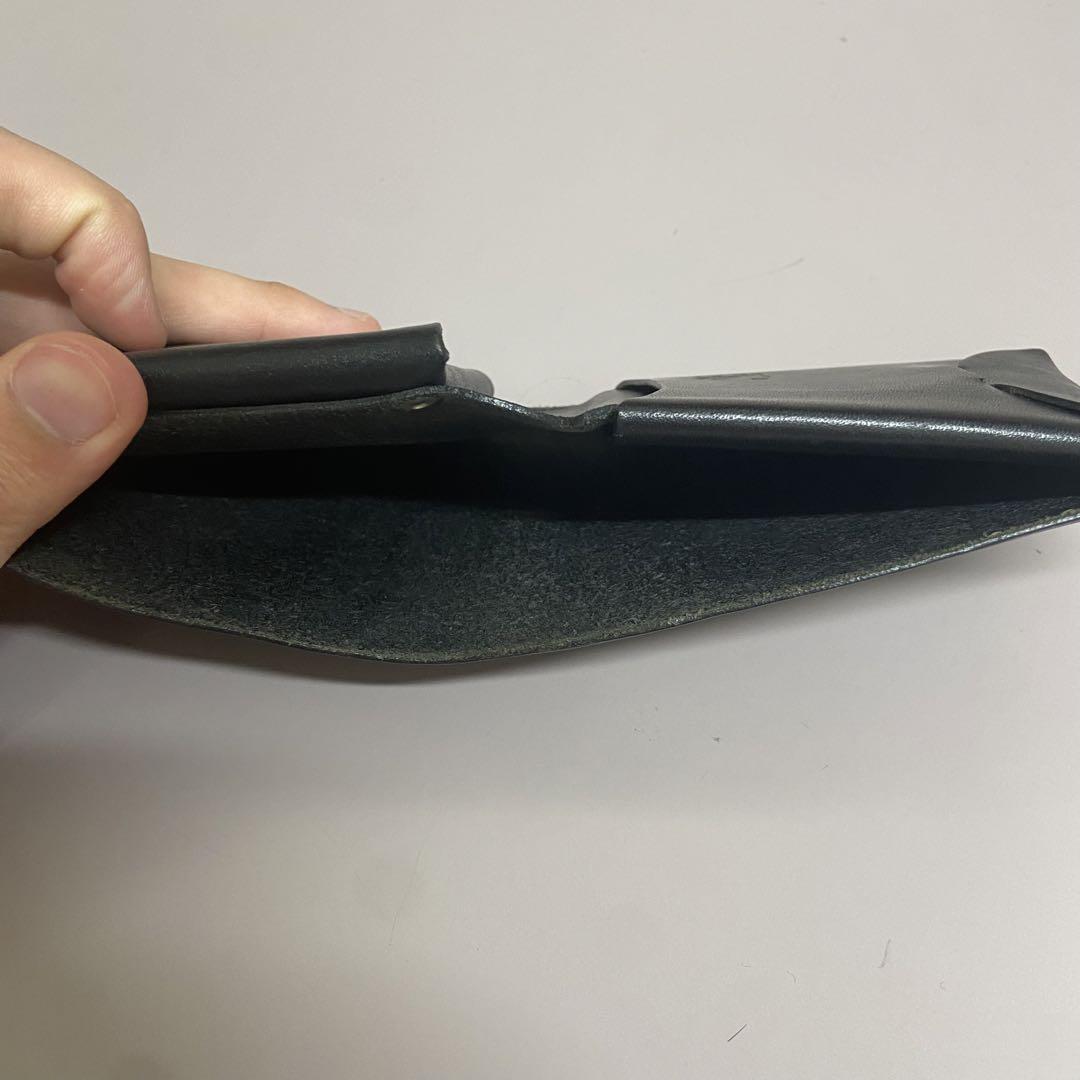 けんけん ALZUNI アルズニ 二つ折り財布 黒 レザー 牛革 ブラック