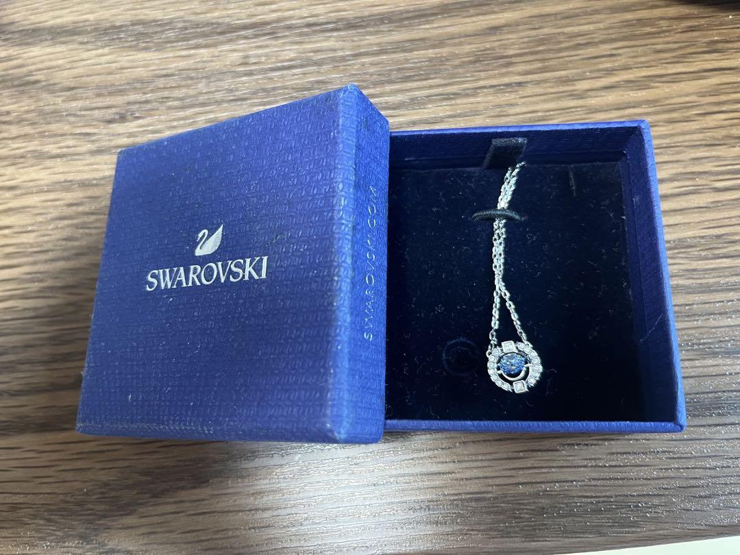 Swarovski シルバー ペンダントネックレス