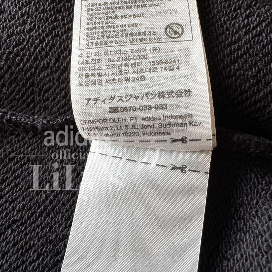 4新品　adidasセットアップ　Ｍサイズ　スリーストライプス　黒白