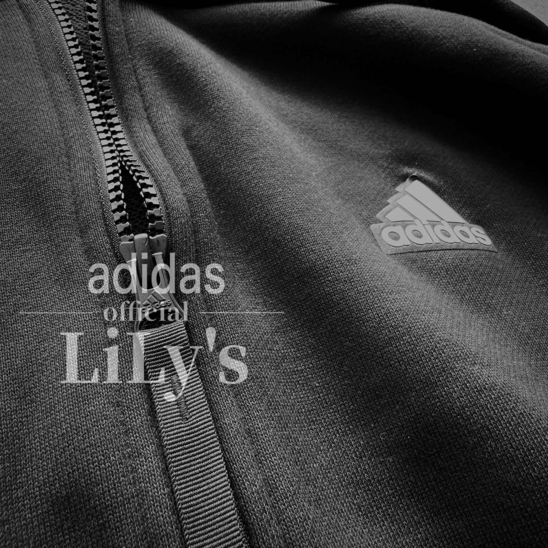 4新品　adidasセットアップ　Ｍサイズ　スリーストライプス　黒白