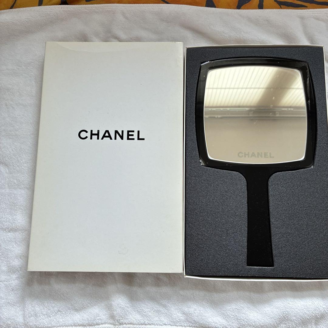 気質アップ ノベルティ CHANEL ハンドミラー 高級感あふれるエレガントな ✨ 小物