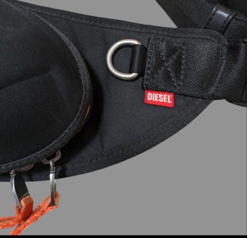 DIESEL 1DR-POD CROSSBODY ボディバッグ
