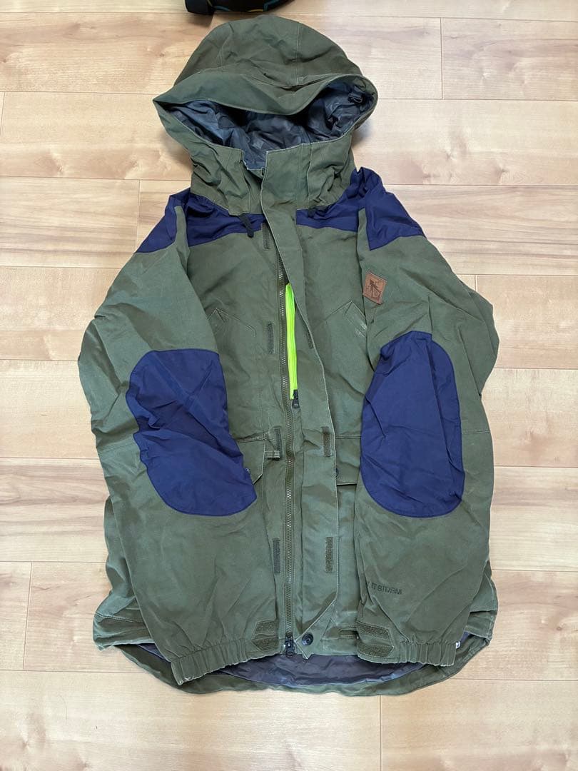 これで完結!VOLCOM スノーボードウェア 上下セット メンズ これで完結!VOLCOM スノーボードウェア 上下セット メンズ