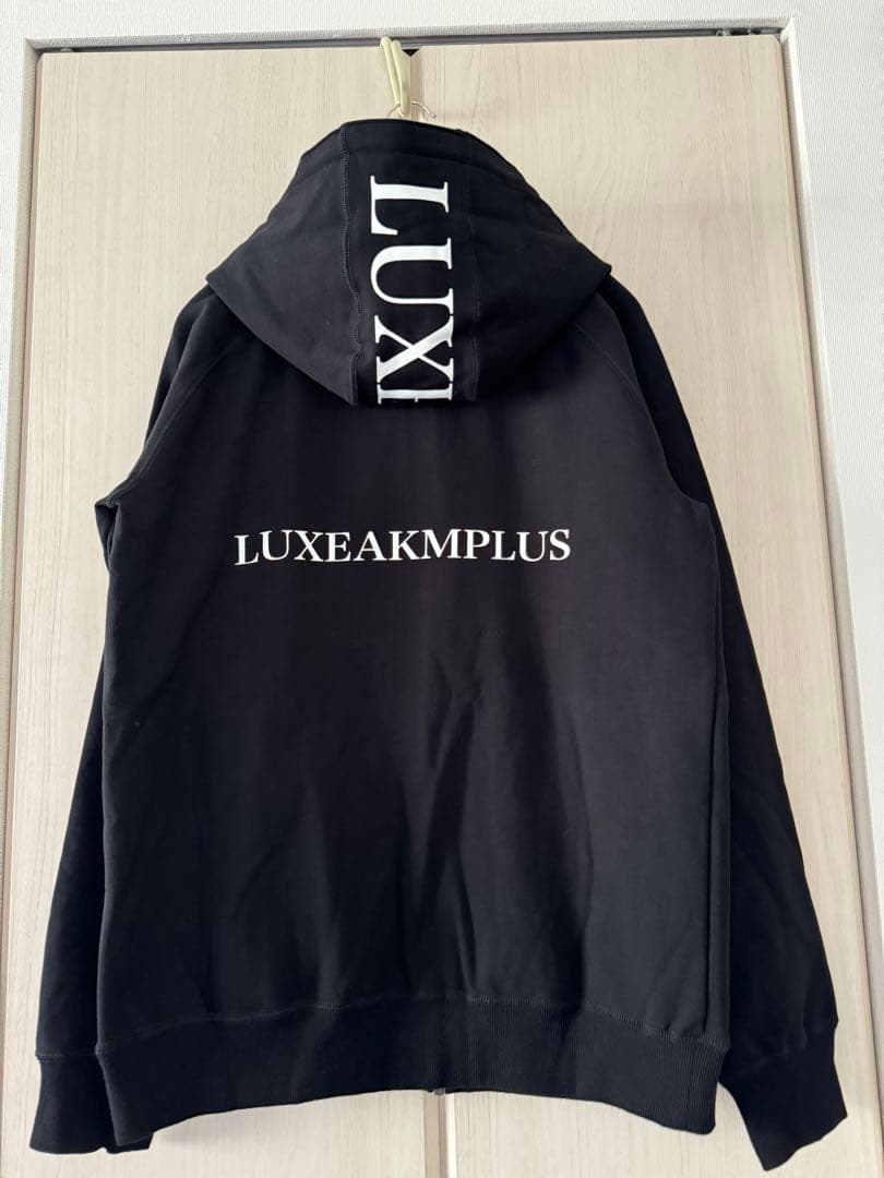 【新品】AKM エイケイエム 黒 スウェット パーカー ブラック L フーディー 【新品】AKM エイケイエム 黒 スウェット パーカー ブラック L フーディー