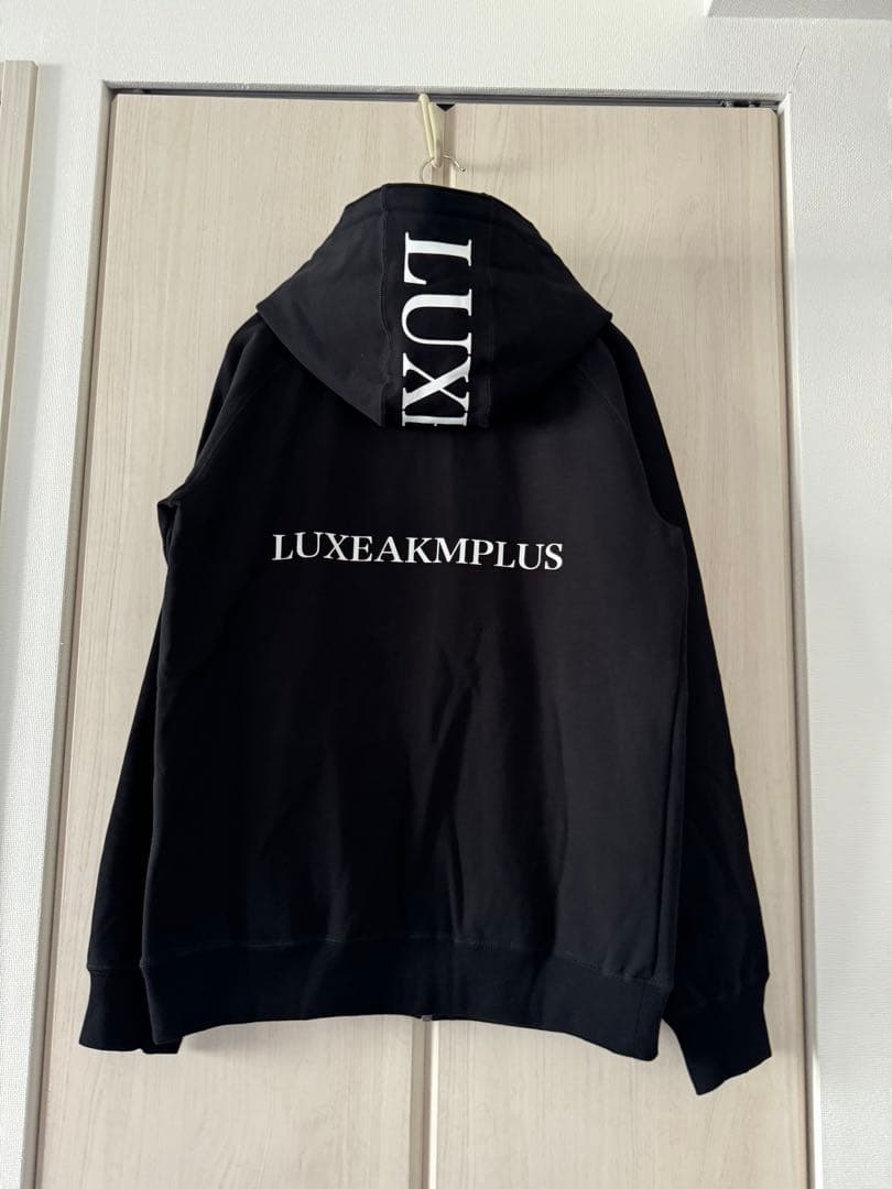 【新品】AKM エイケイエム 黒 スウェット パーカー ブラック L フーディー 【新品】AKM エイケイエム 黒 スウェット パーカー ブラック L フーディー