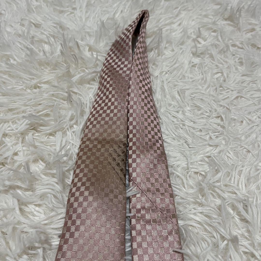 ✨ほぼ未使用✨ルイヴィトン ネクタイ ダミエ ストライプ ピンク 高級 ルイヴィトン LOUIS VUITTON ネクタイ ダミエ シルク ピンク