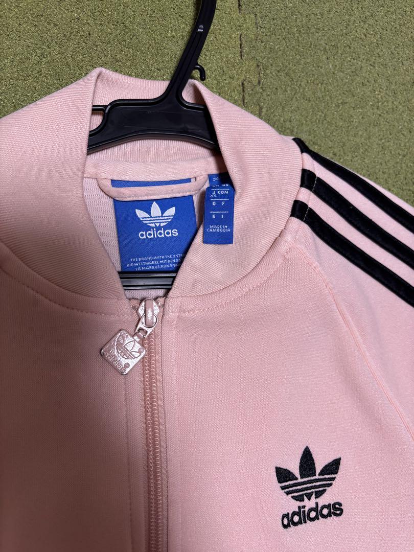 adidas トラックジャケット　ピンク