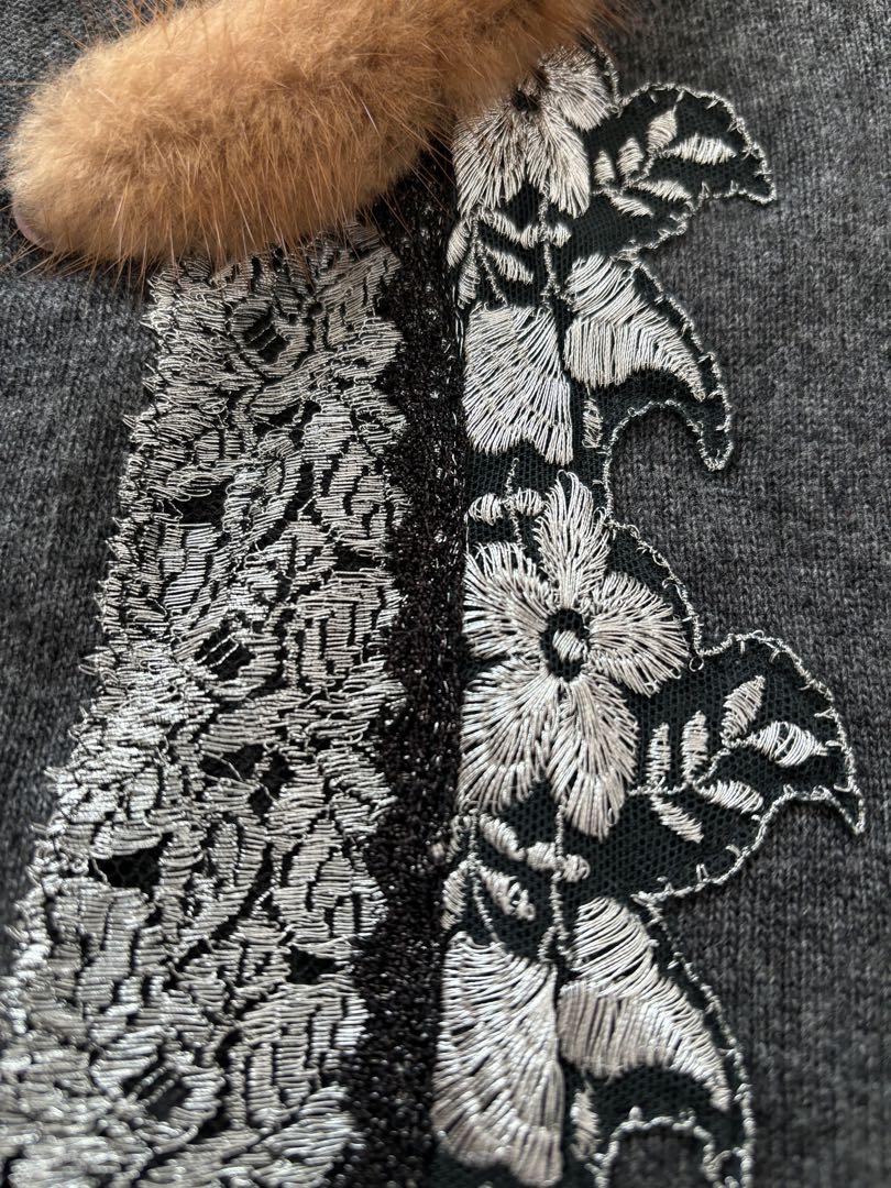 Blumarine グレー 刺繍入りニットカーディガン
