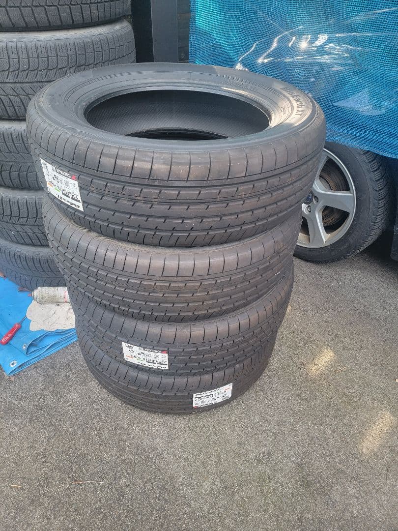 エクストレイル等　新品　ヨコハマ 225/60-18