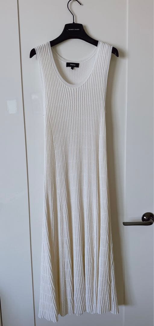 新品同様♡Theory ホワイト ニットリブ ノースリーブ ワンピース S