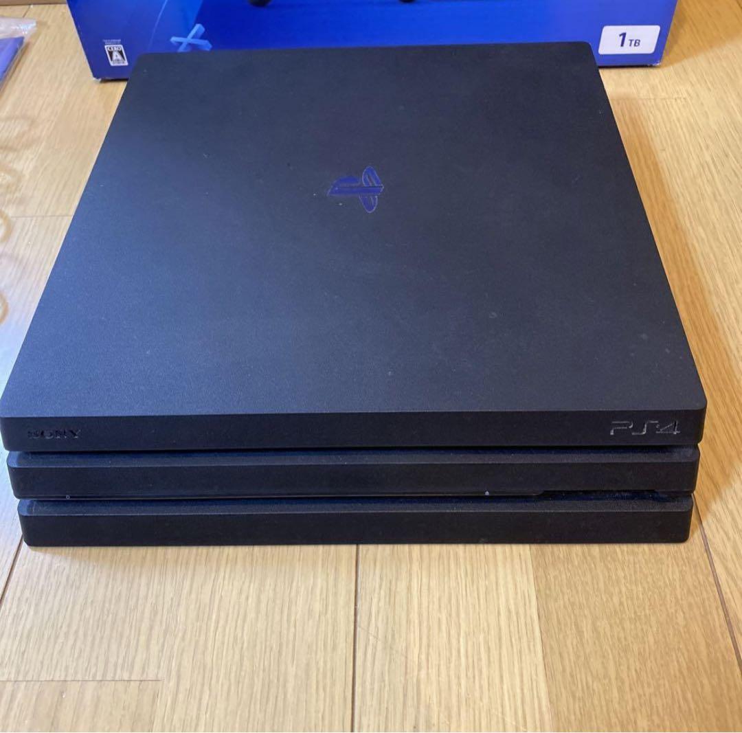 美品PS4 PRO 本体CUH-7200B B01 1Tジェットブラック