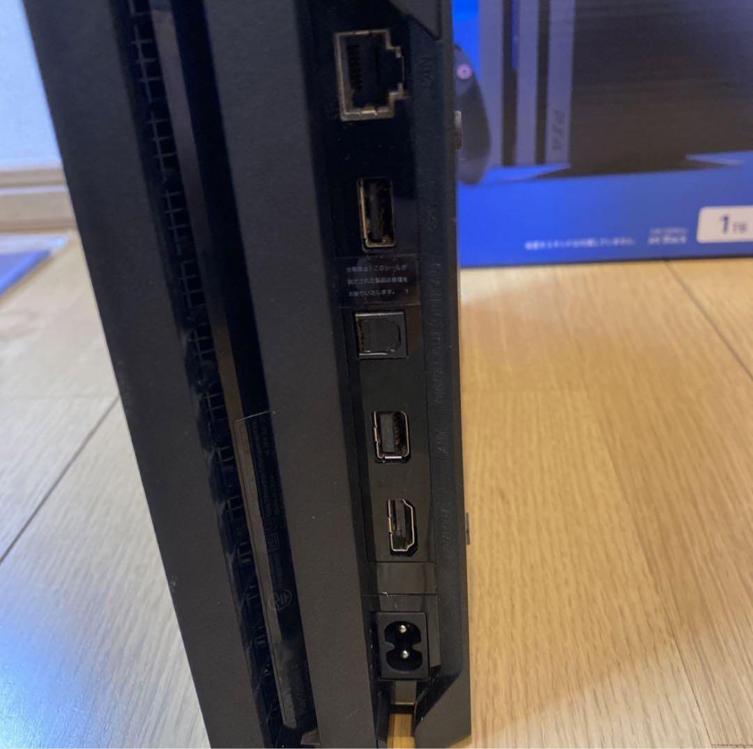 美品PS4 PRO 本体CUH-7200B B01 1Tジェットブラック