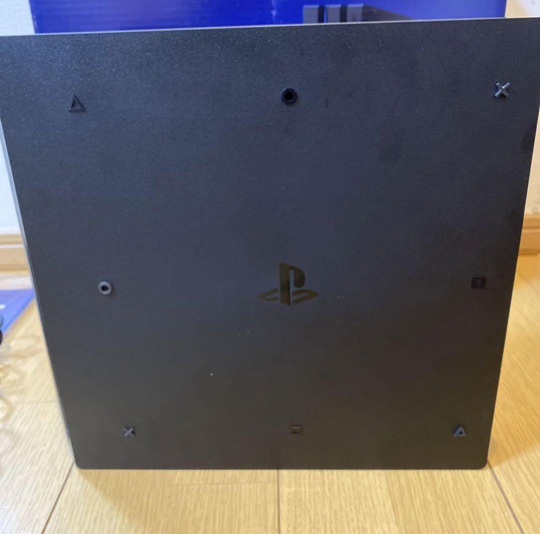 美品PS4 PRO 本体CUH-7200B B01 1Tジェットブラック