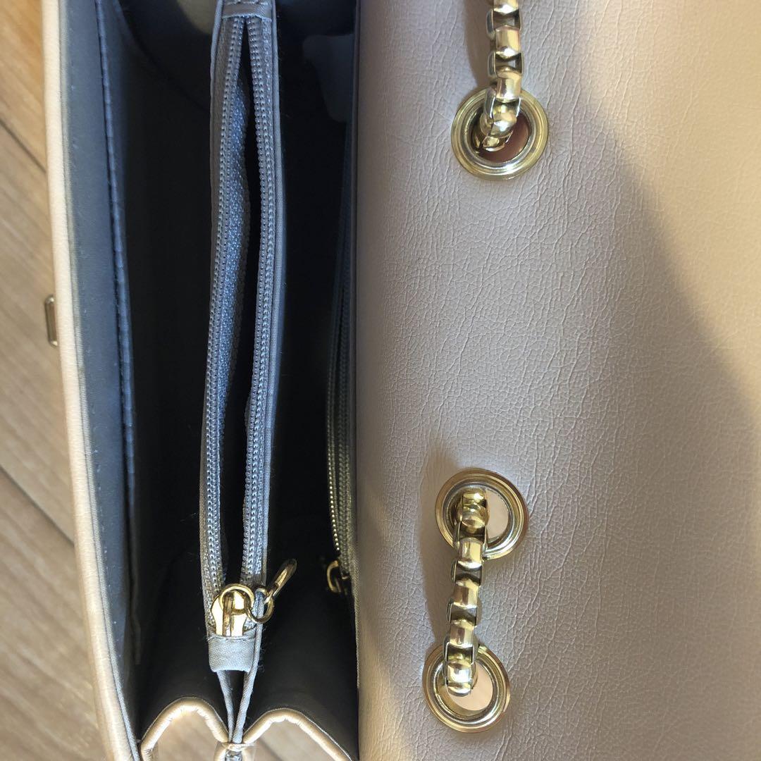 美品**BALLY**ホワイトキルティングパーティーバッグ